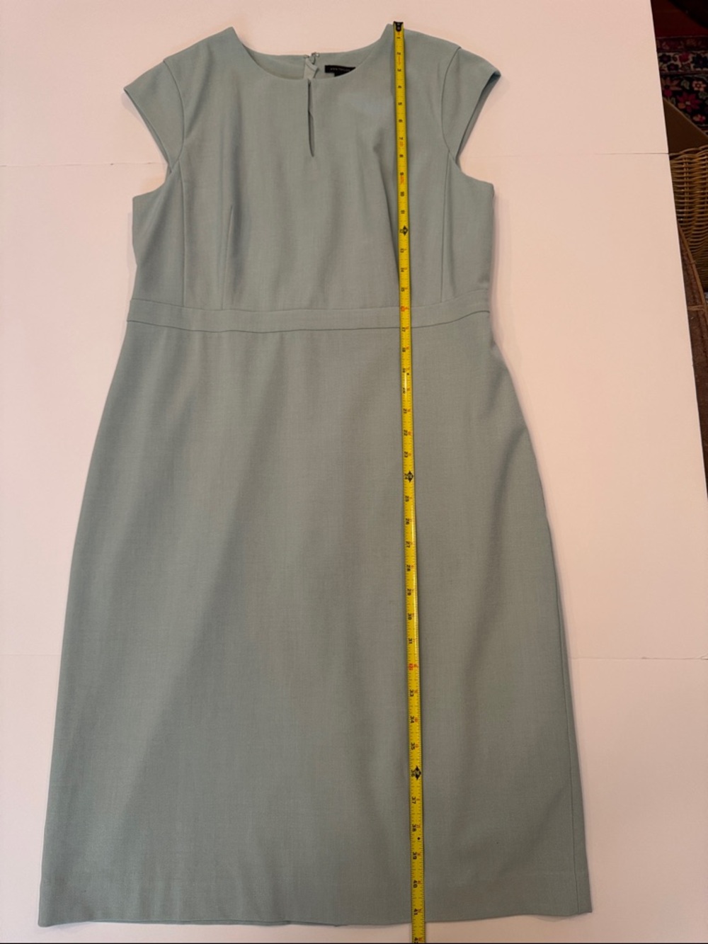Ann Taylor mint green keyhole dress in end on end. Size 12 - Picture 9 of 10